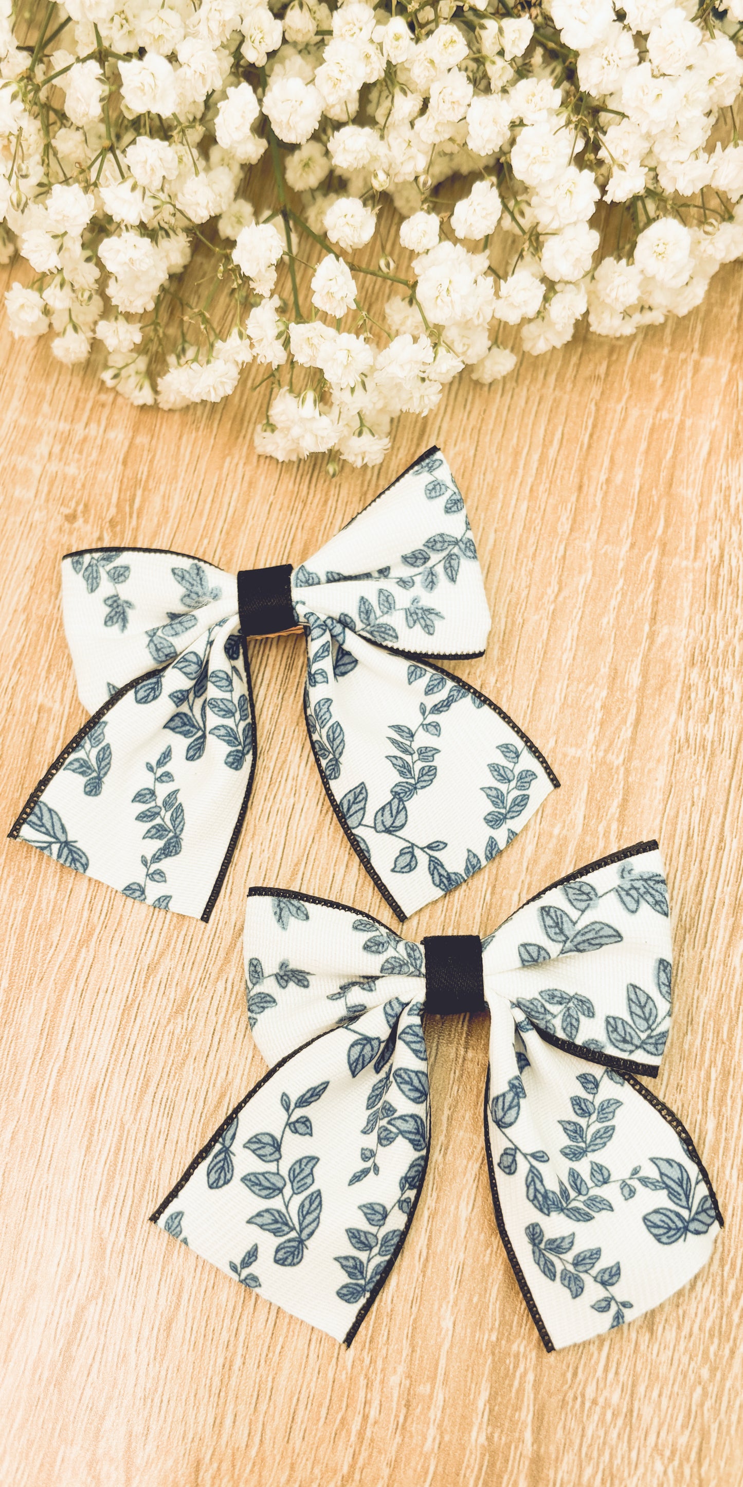 Adorable Blue Floral Bow Set