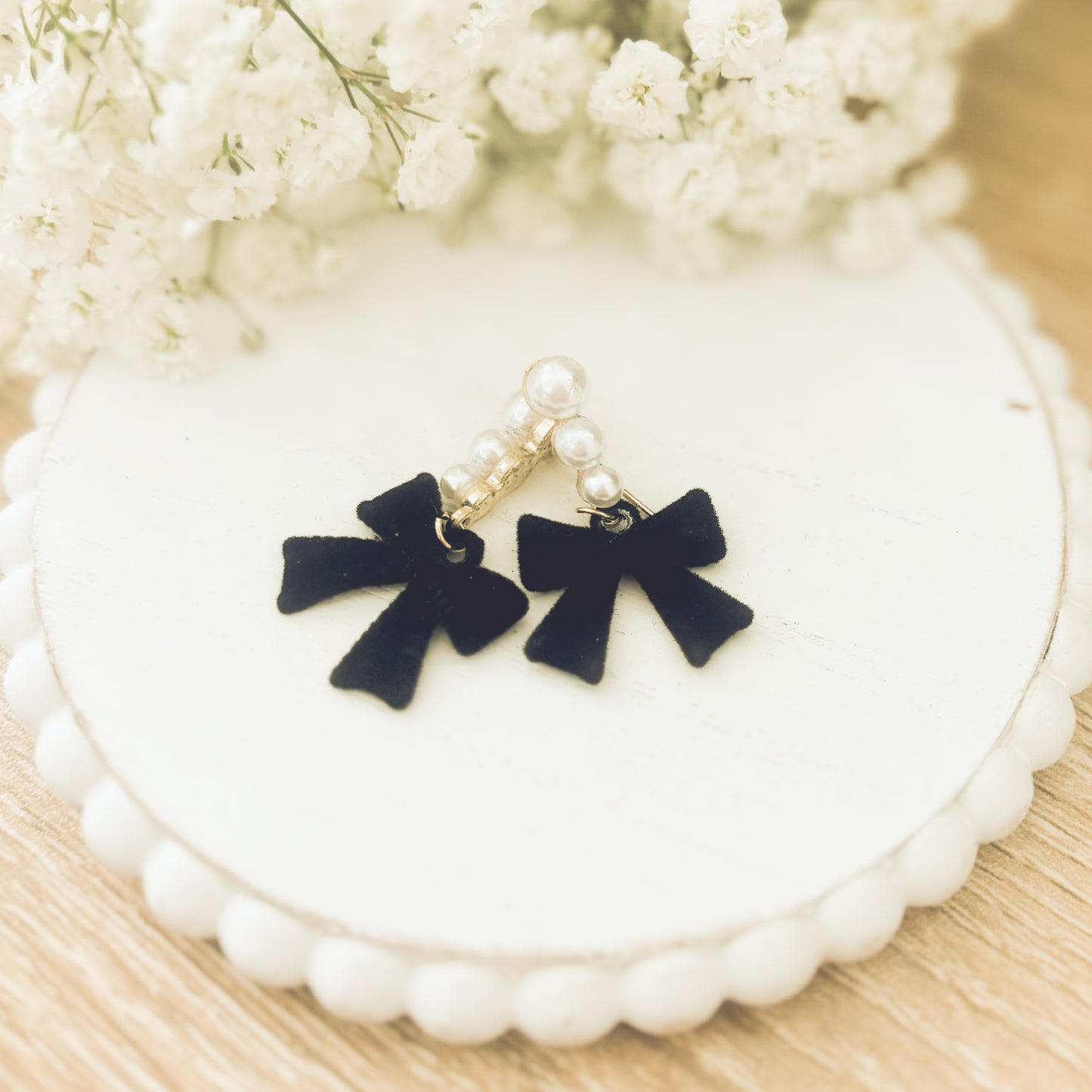 Beautiful Black Bow and Pearl Earrings