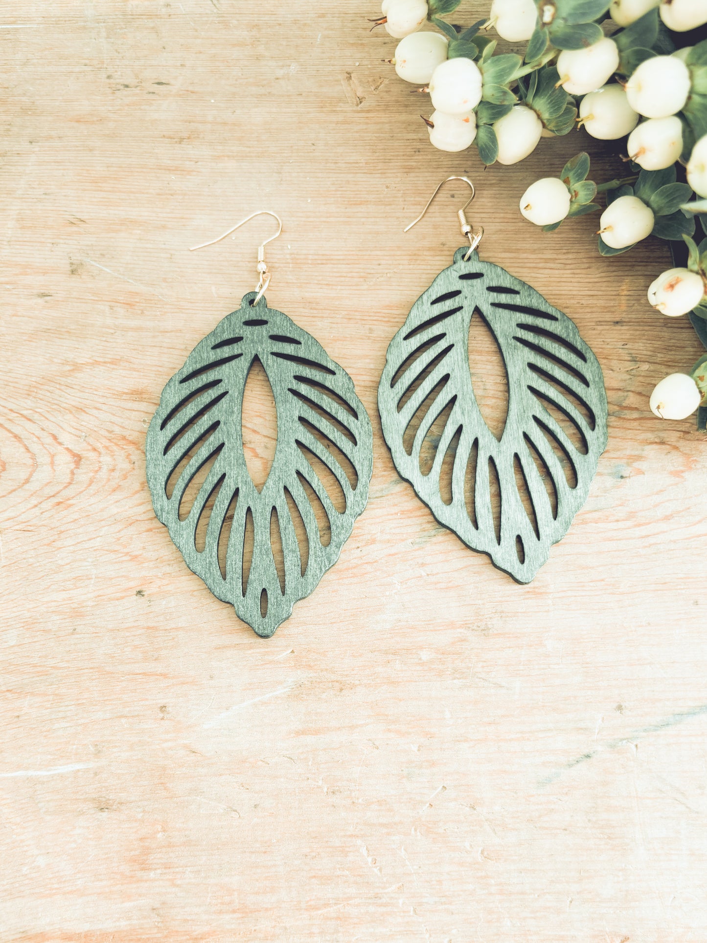 Beautiful Green Wood Leaf Earrings