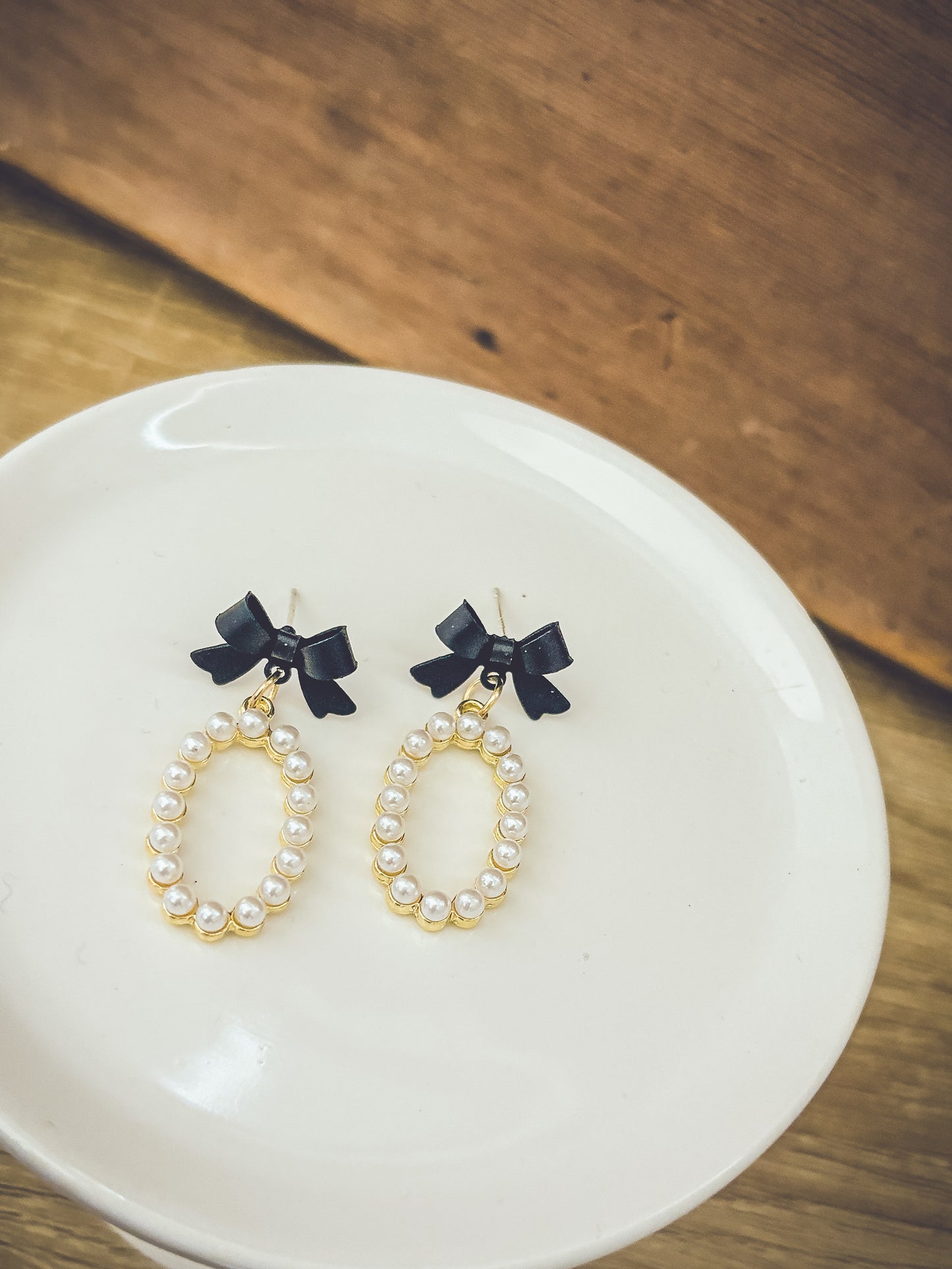 Beautiful Black Bow and Pearl Earrings