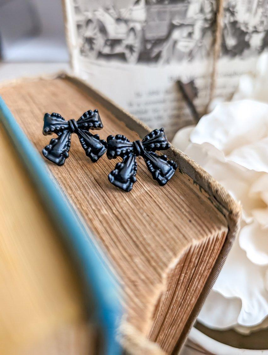 Adorable Black Bow Earrings