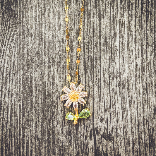 Beautiful Flower Necklace - Gold or Silver