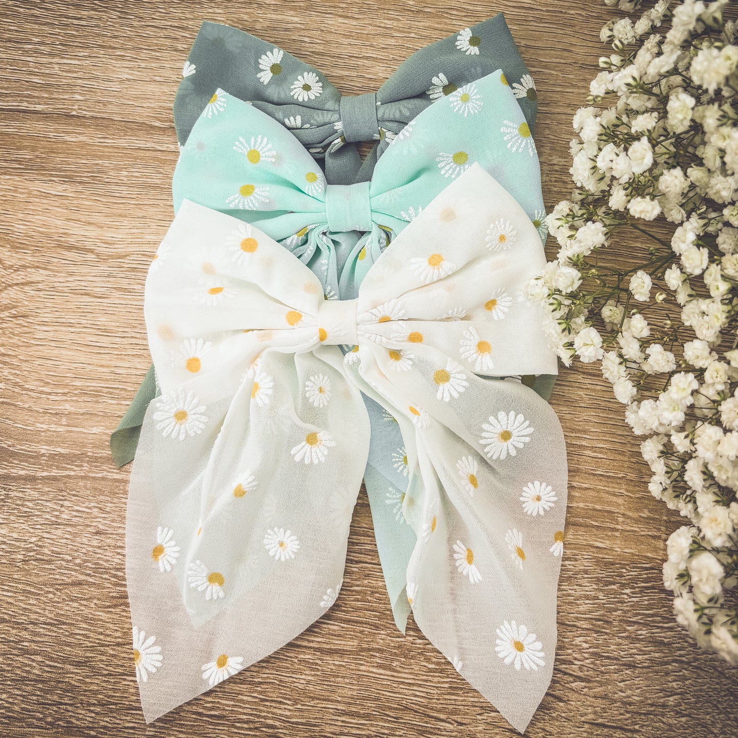 Adorable Daisy Bow Set