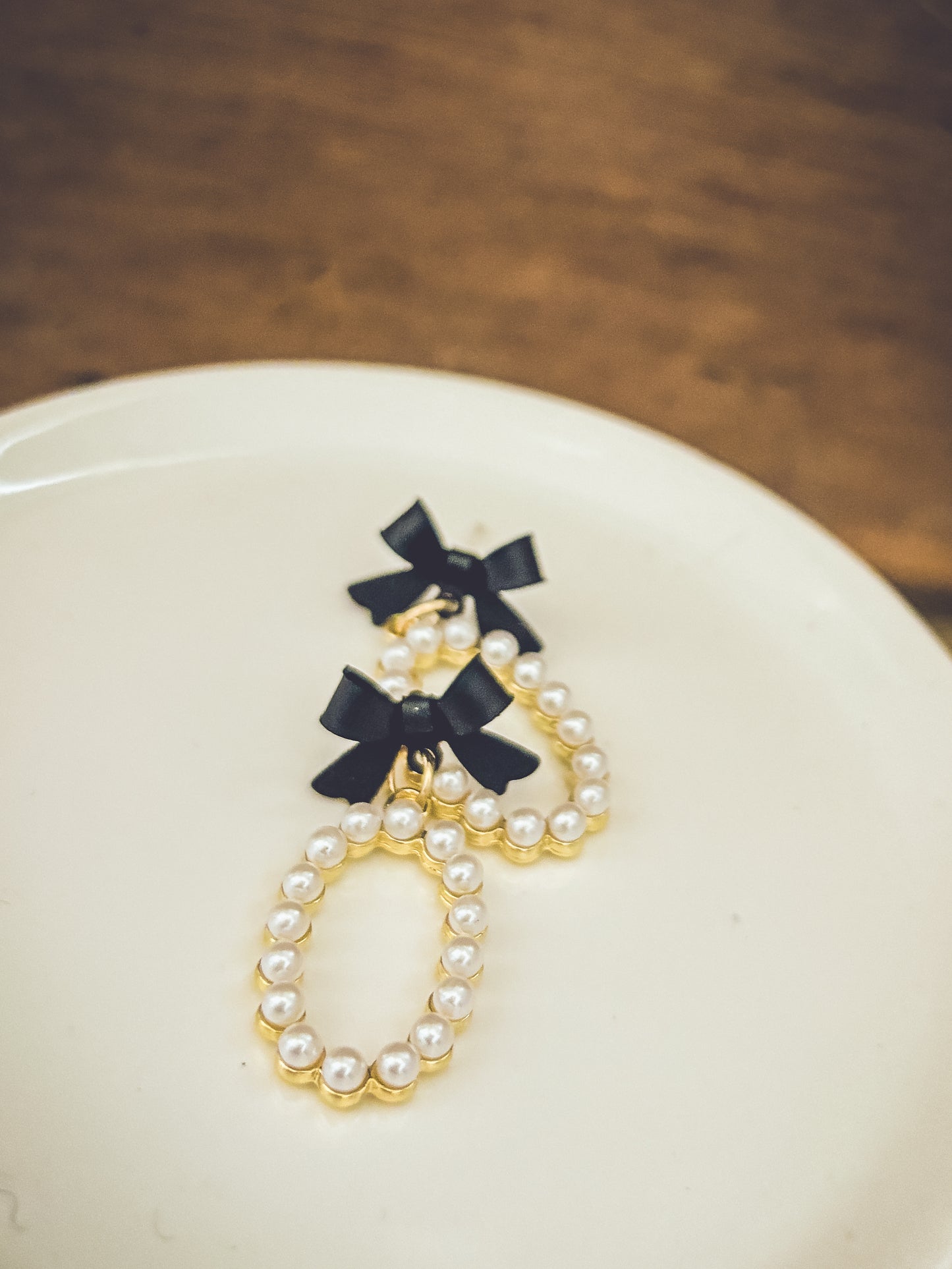 Beautiful Black Bow and Pearl Earrings