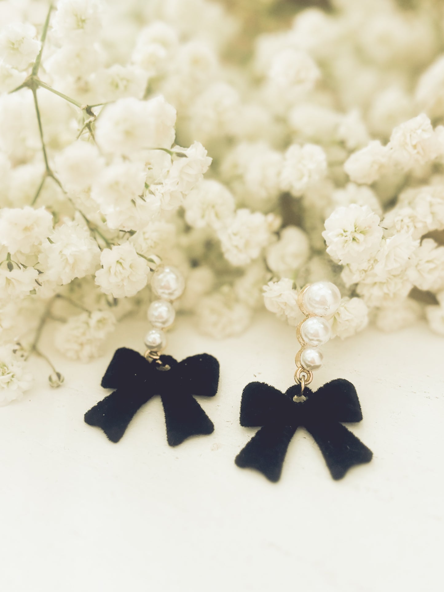 Beautiful Black Bow and Pearl Earrings