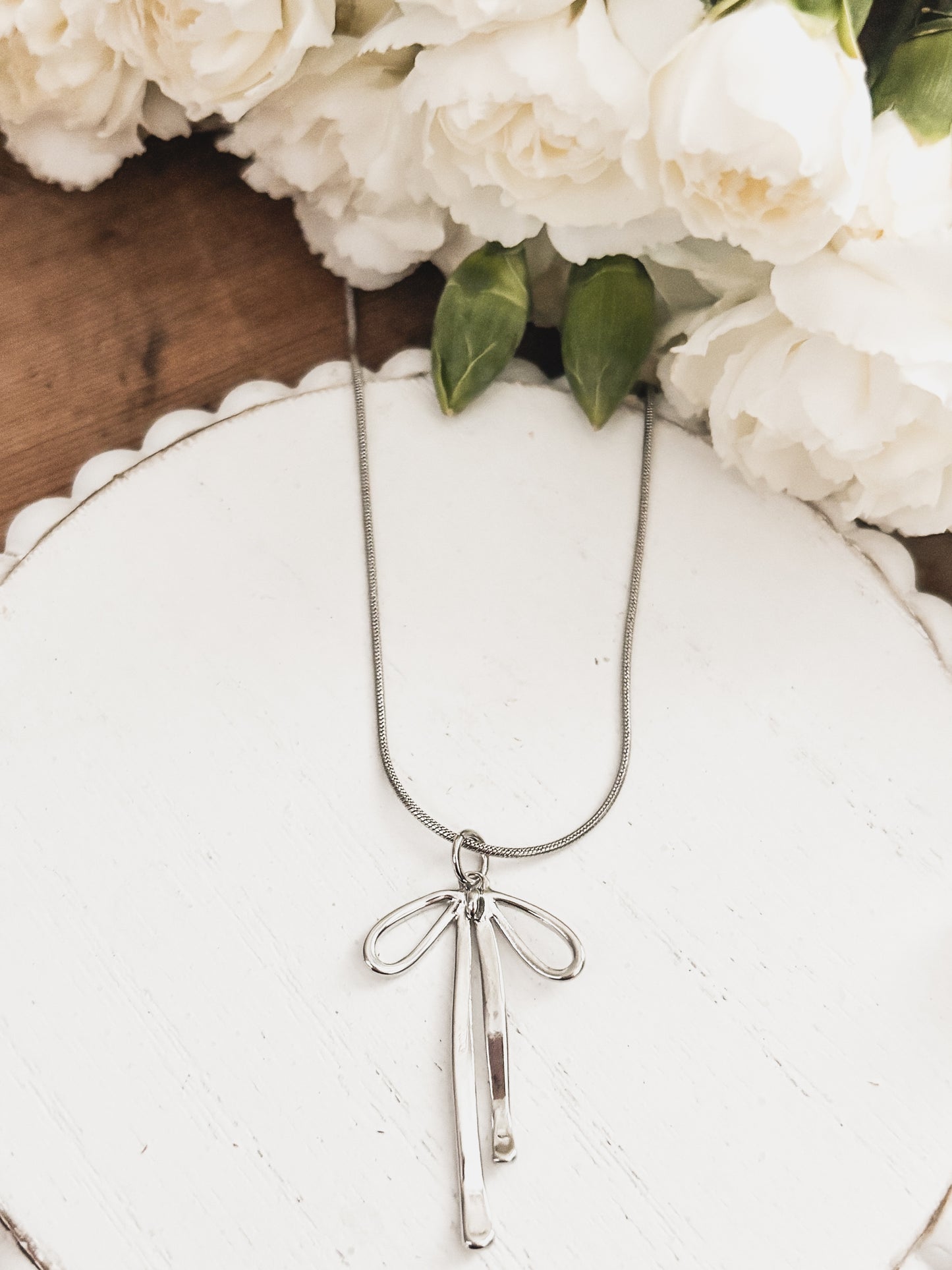 Beautiful Silver Bow Necklace