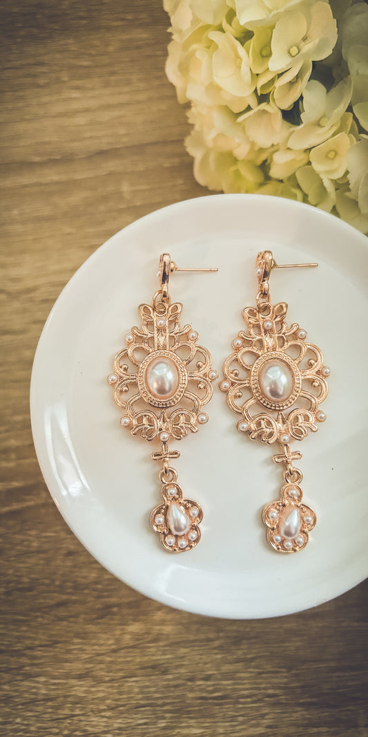 Beautiful Vintage Gold and  Pearl Drop Earrings