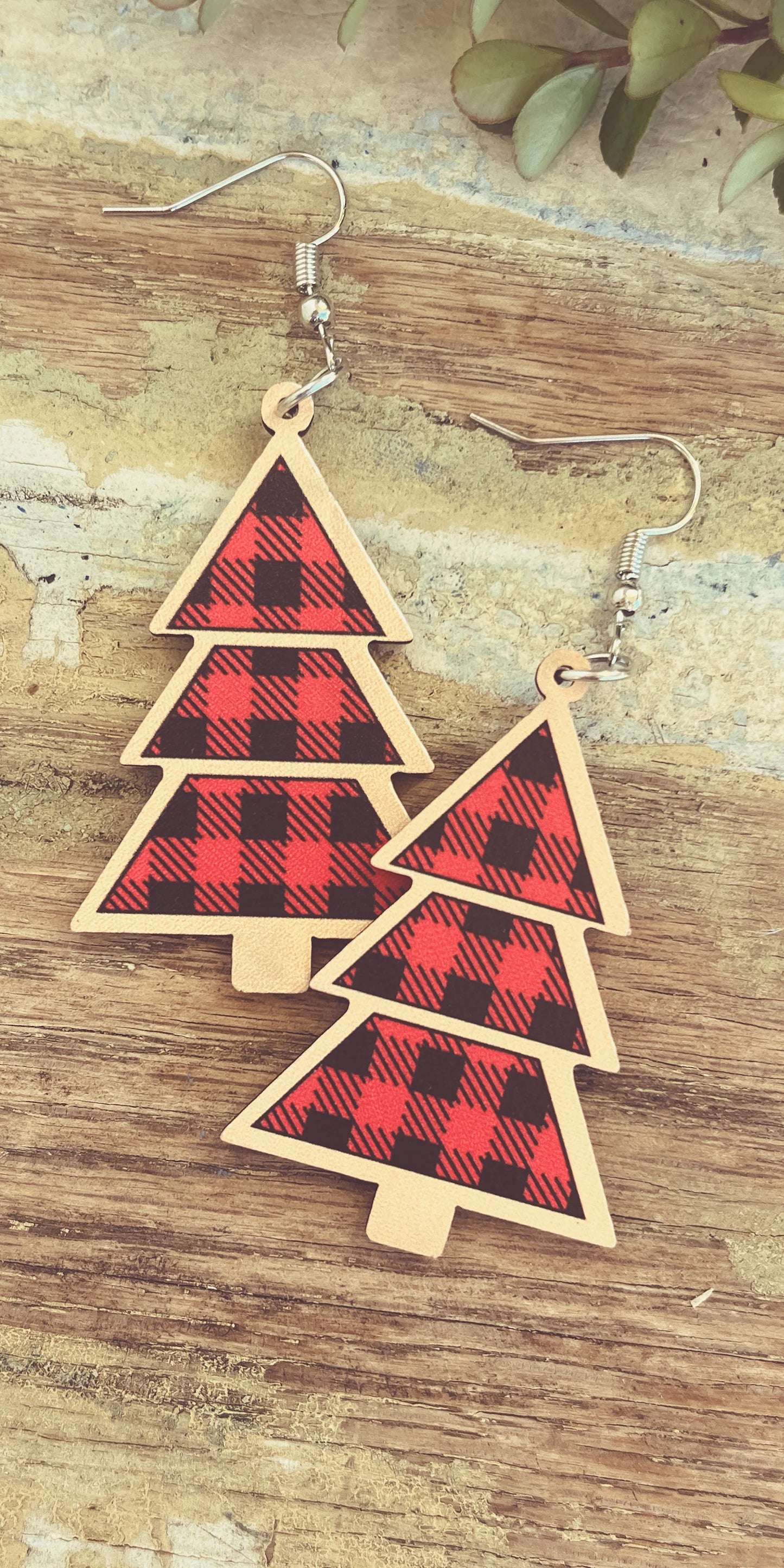 Beautiful Green or Red Plaid Wood Christmas Trees