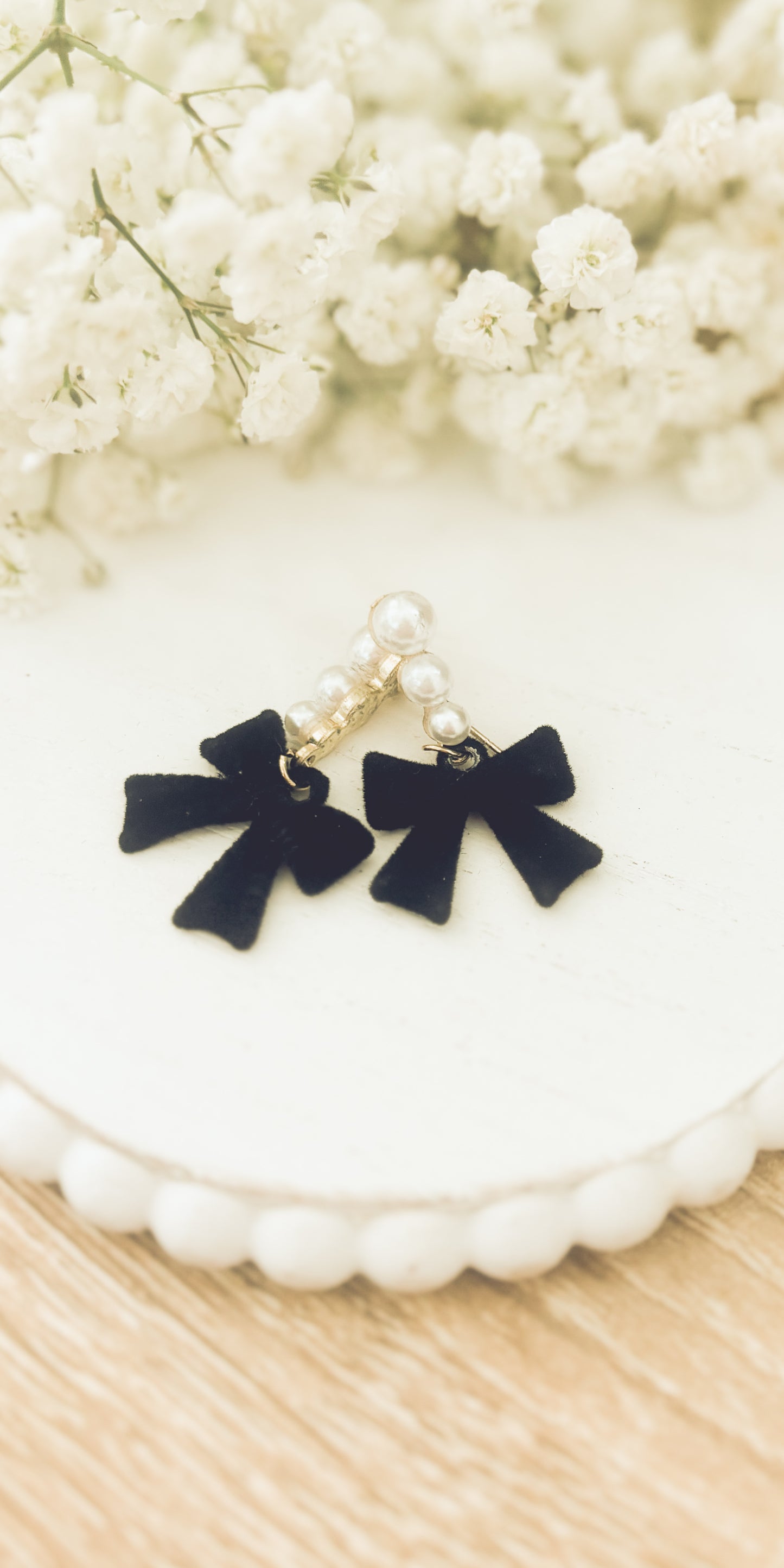 Beautiful Black Bow and Pearl Earrings