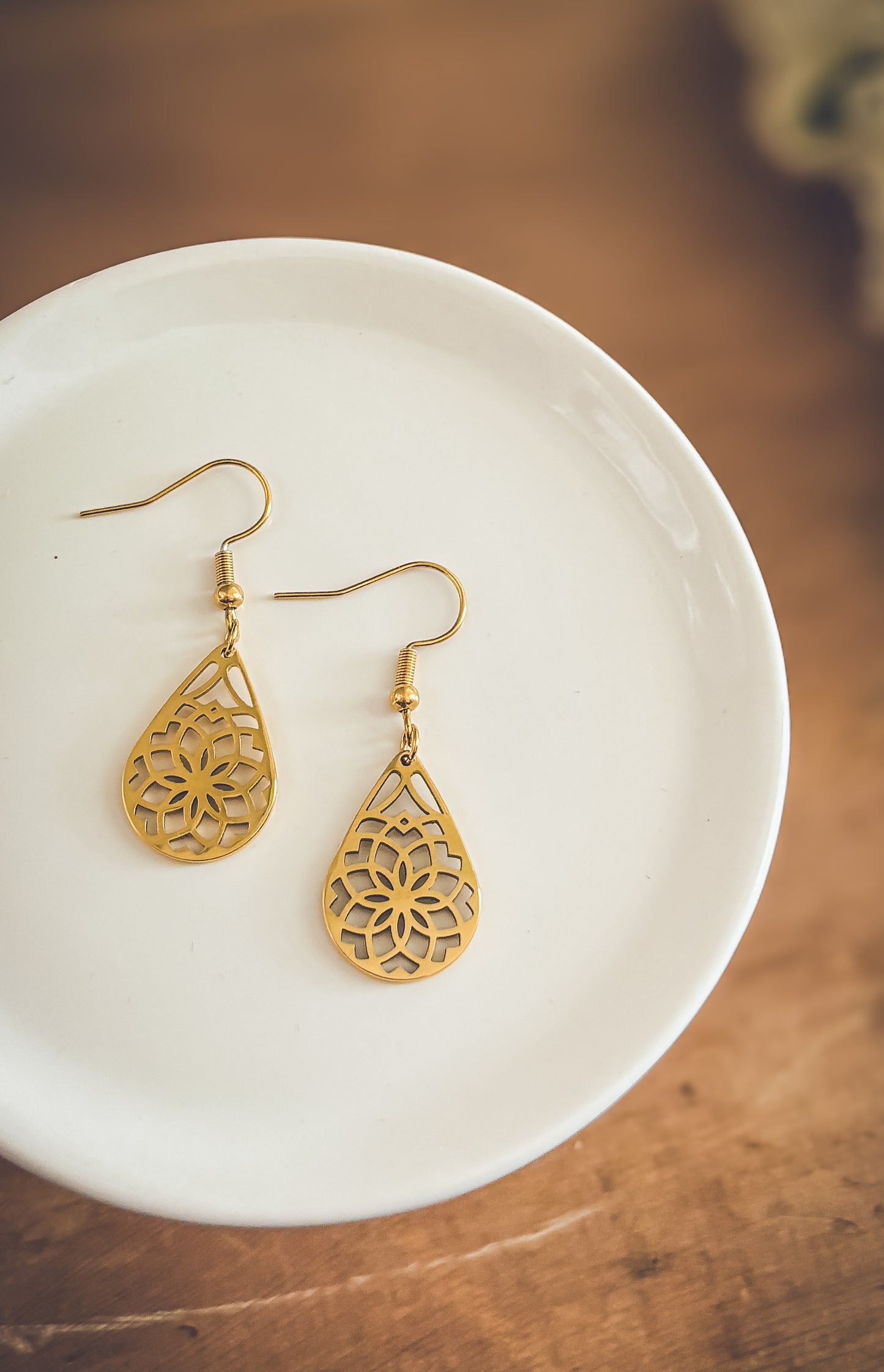 Beautiful Gold Floral Drop Earrings