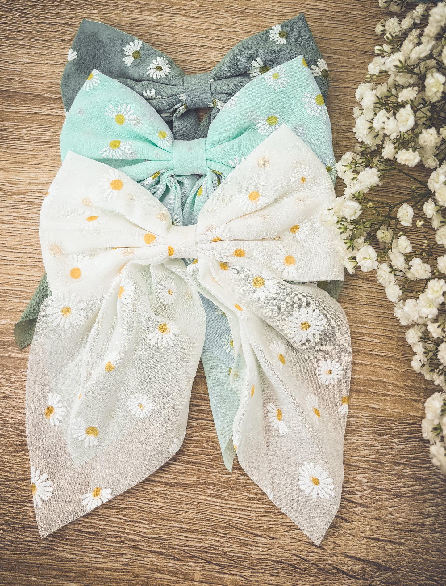 Adorable Daisy Bow Set