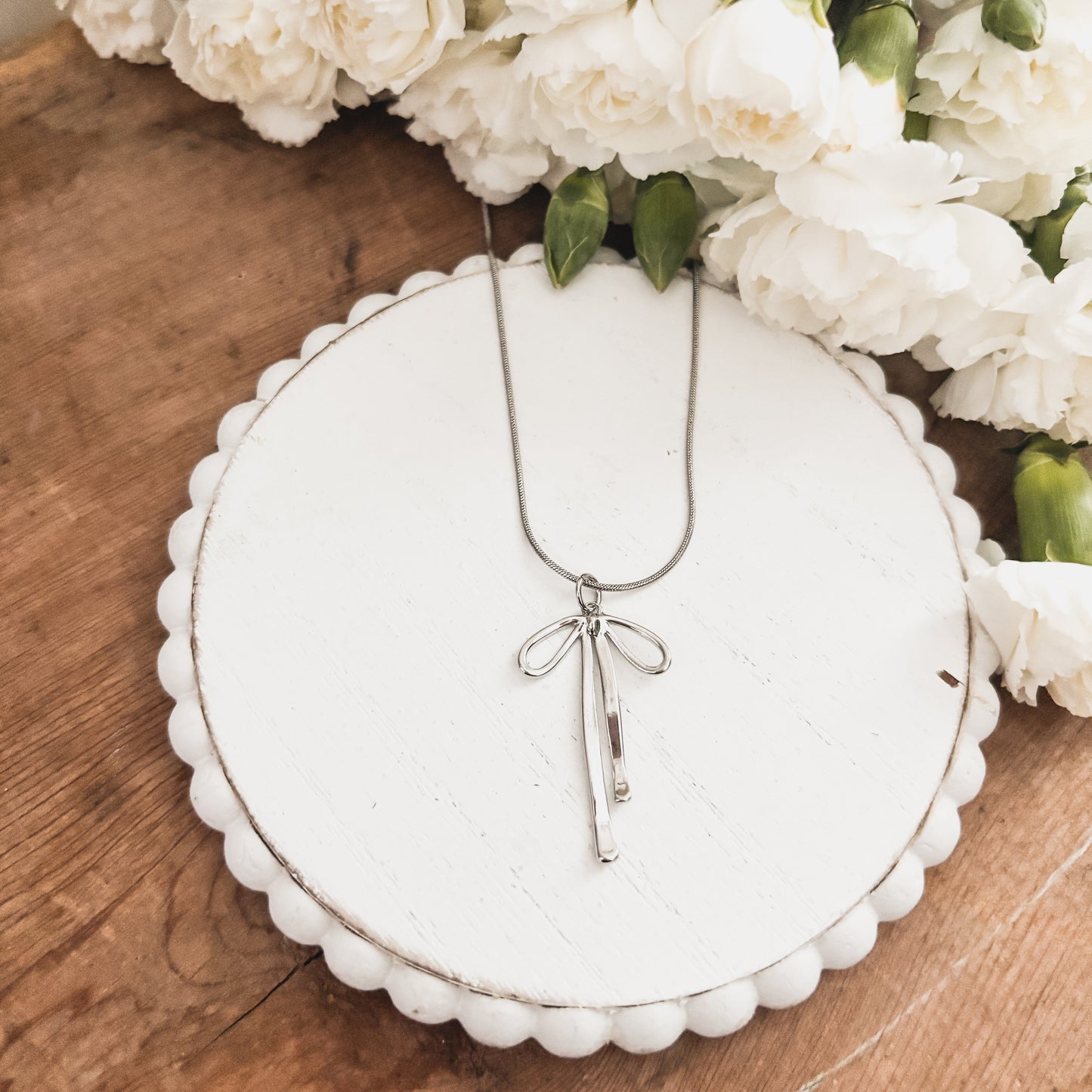 Beautiful Silver Bow Necklace