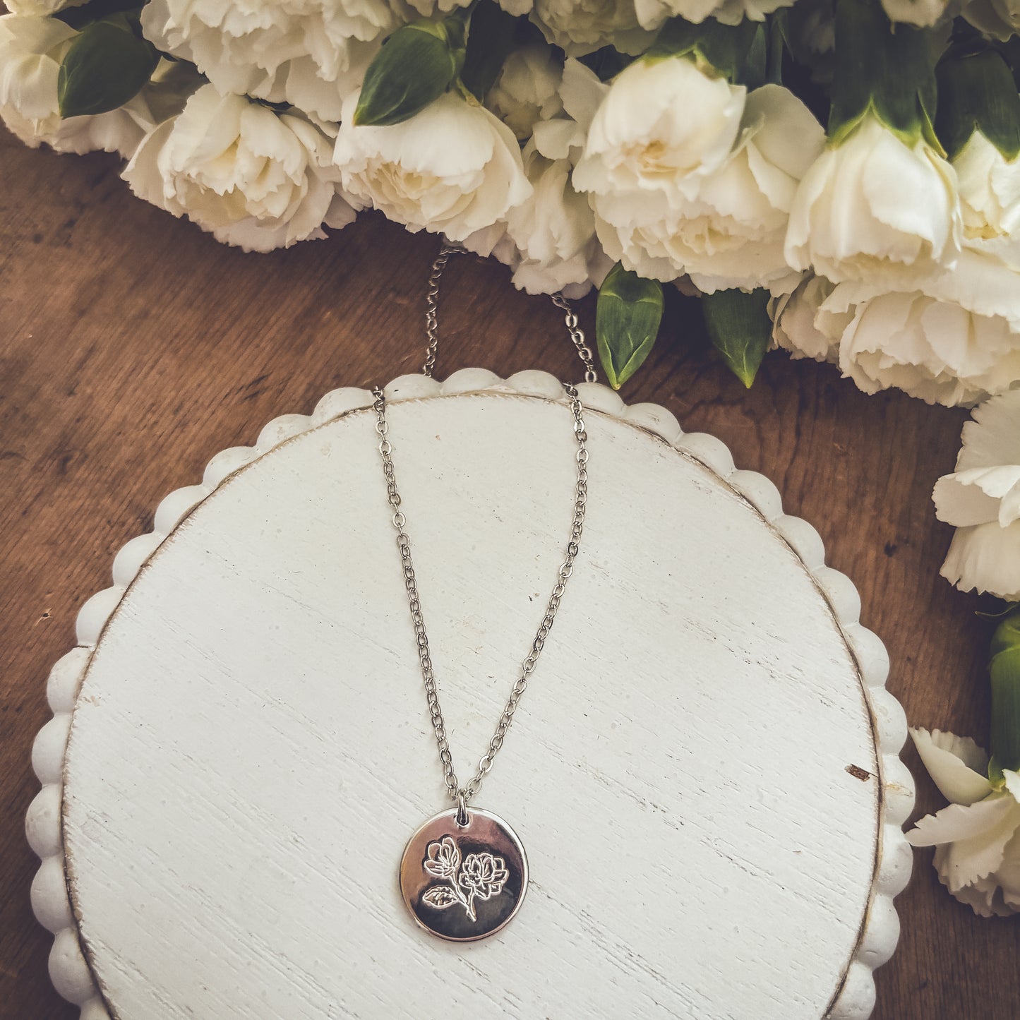 Beautiful Engraved Floral Disc Necklace-Gold or Silver