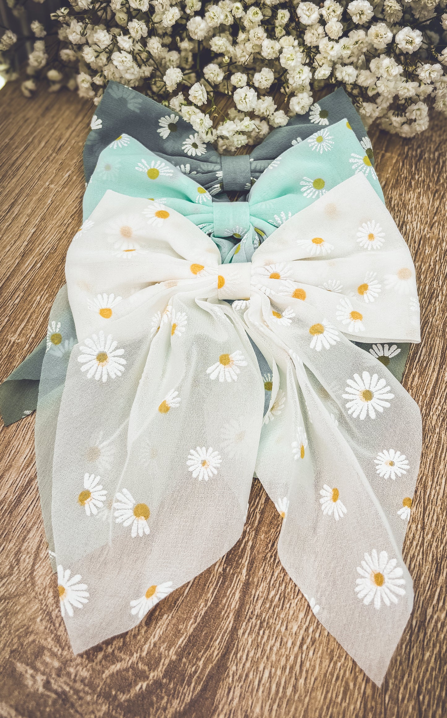 Adorable Daisy Bow Set