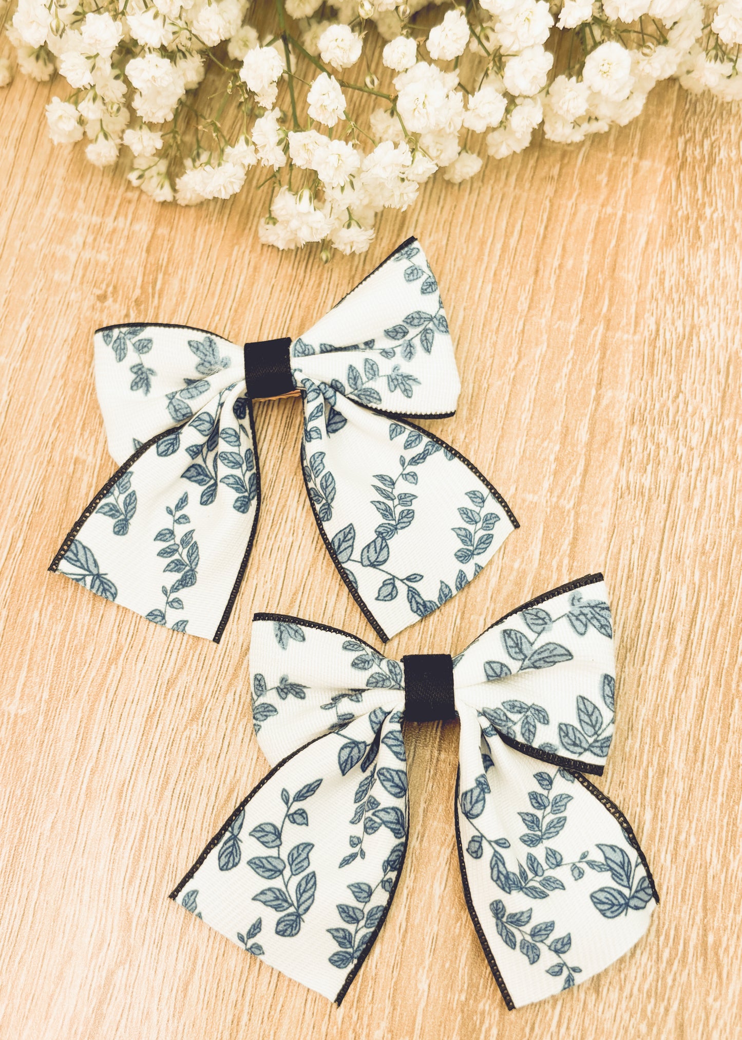 Adorable Blue Floral Bow Set