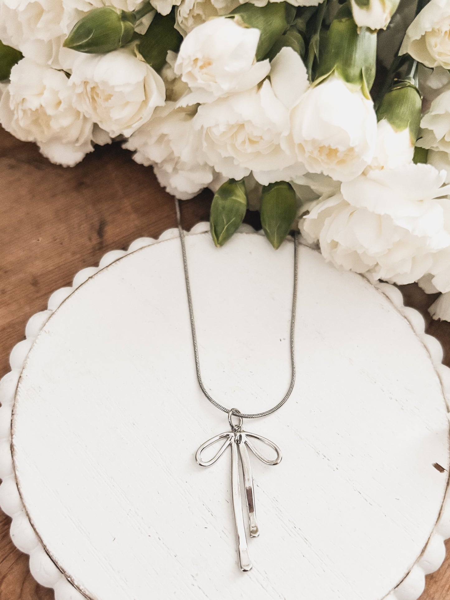 Beautiful Silver Bow Necklace