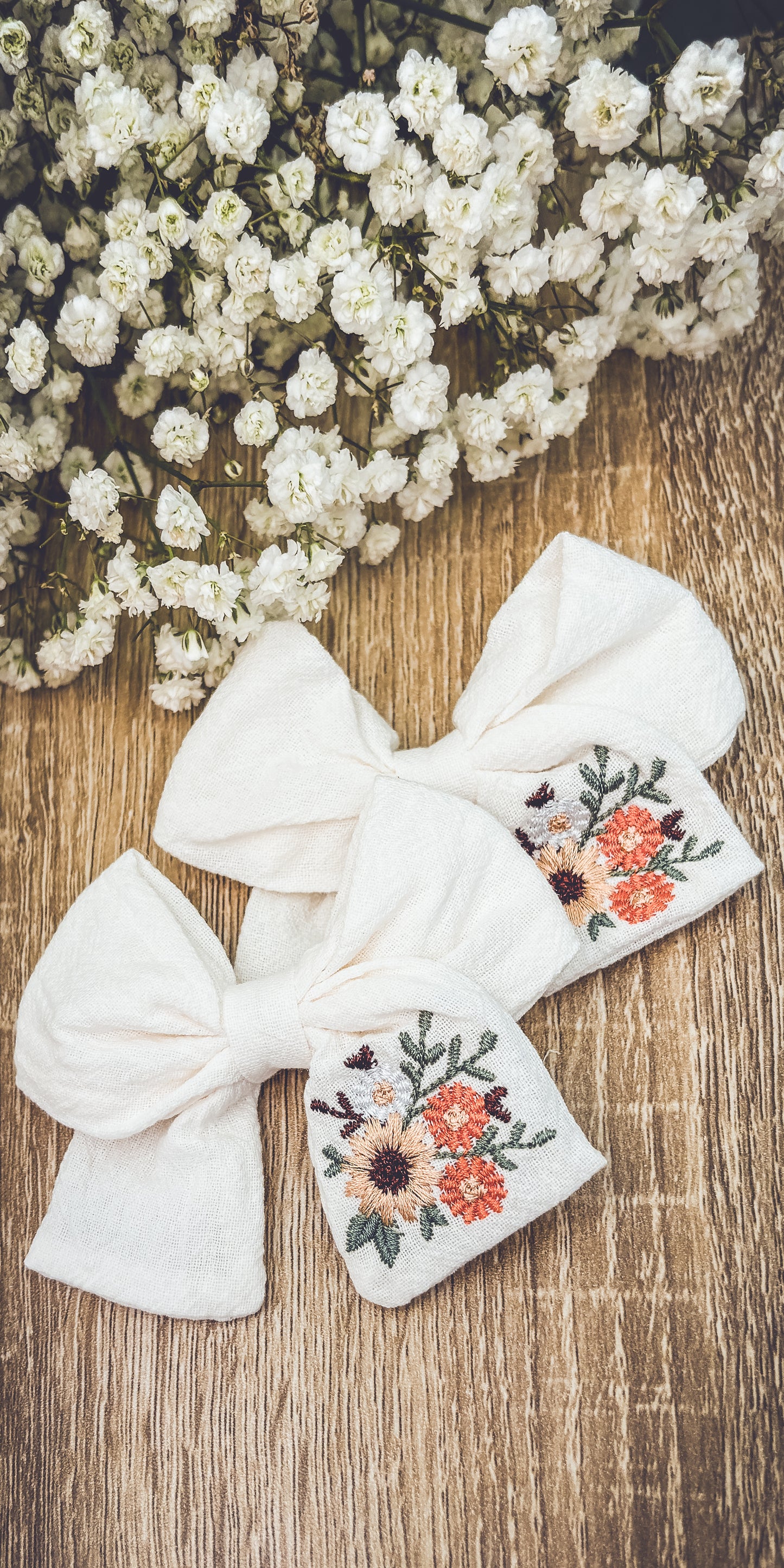 Adorable Embroidered Floral Bow Set