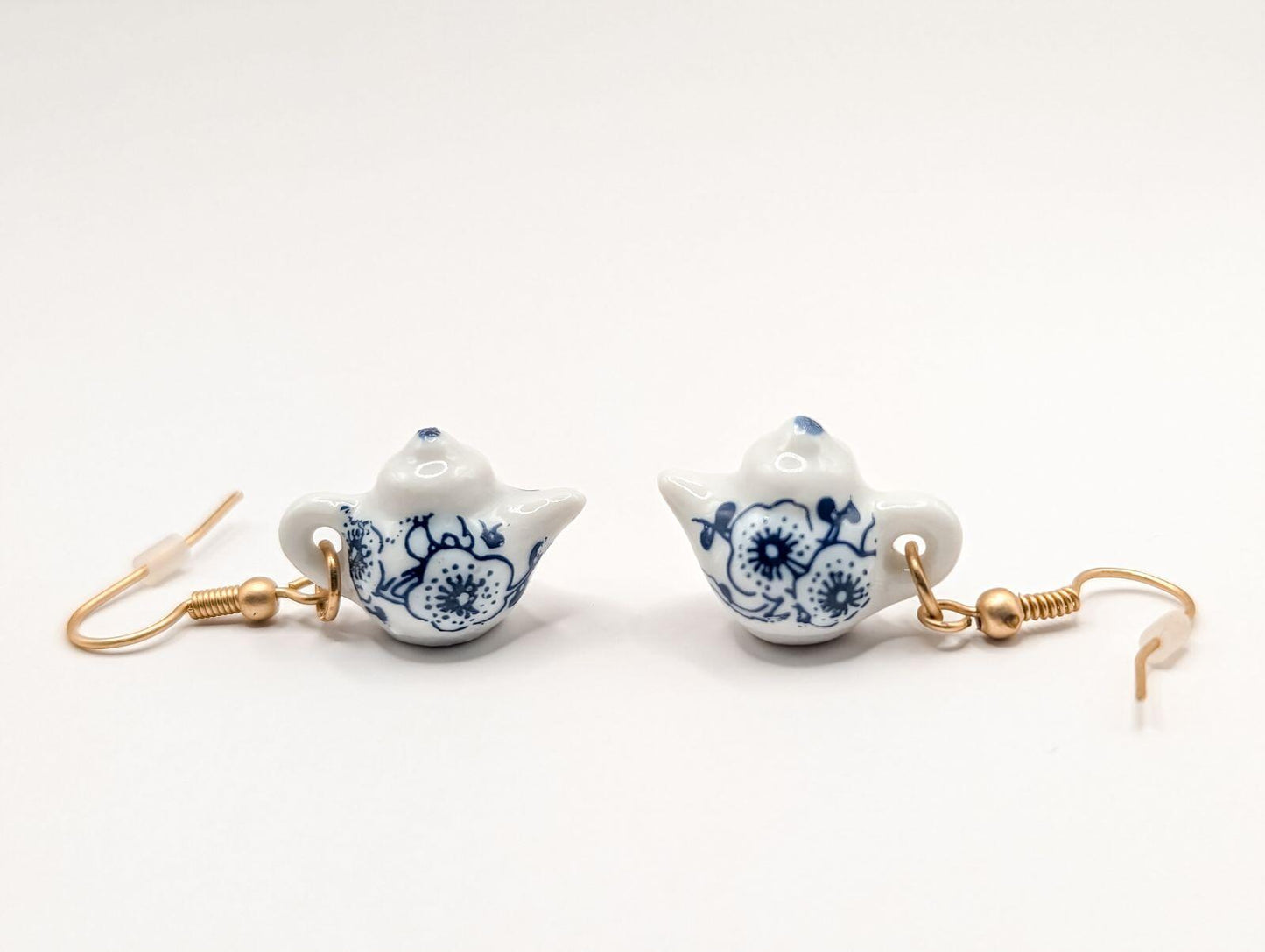 Beautiful Dainty Teapot Earrings