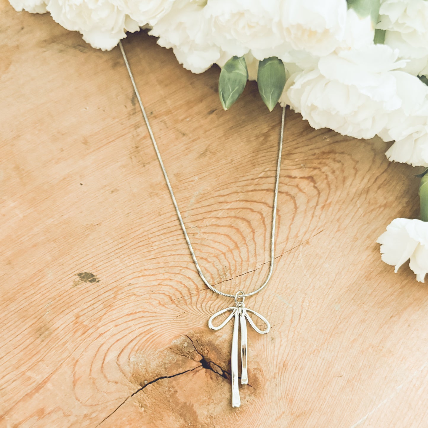 Beautiful Silver Bow Necklace