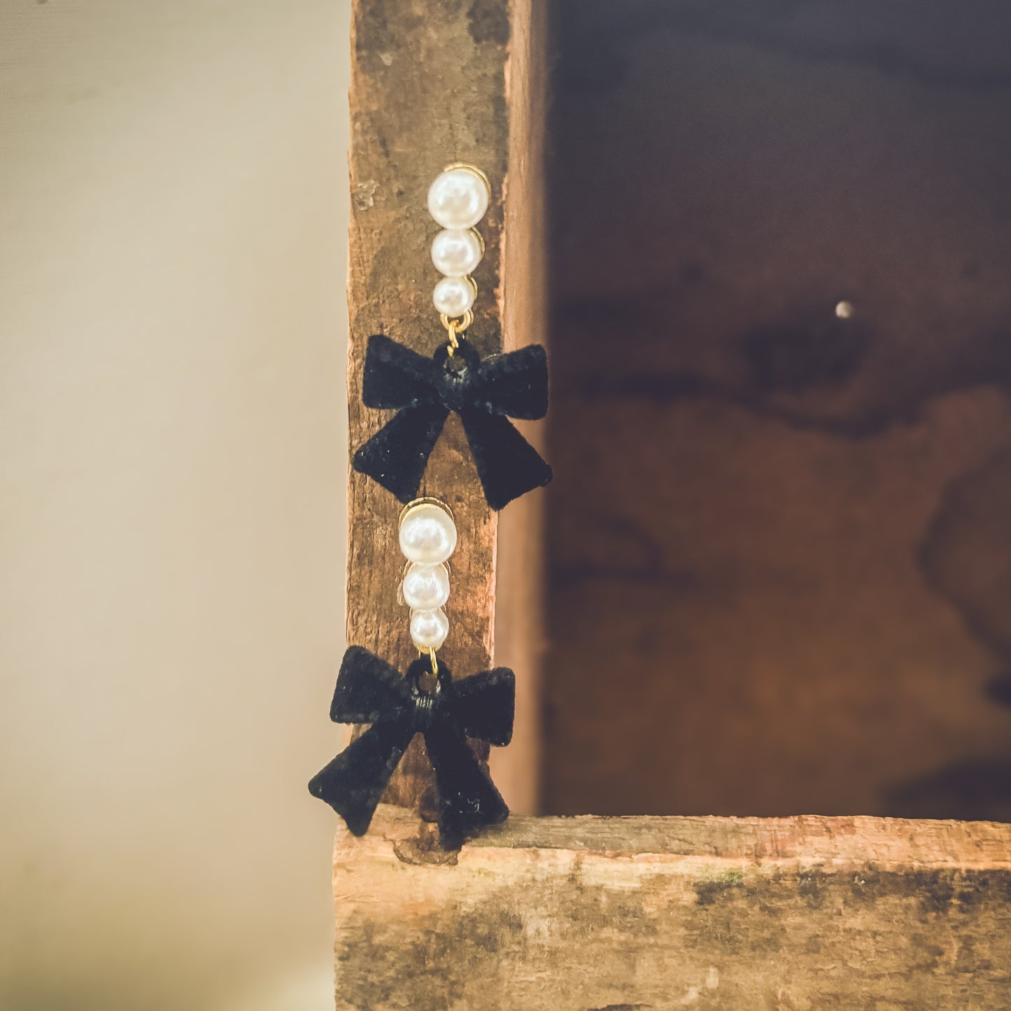 Beautiful Black Bow and Pearl Earrings