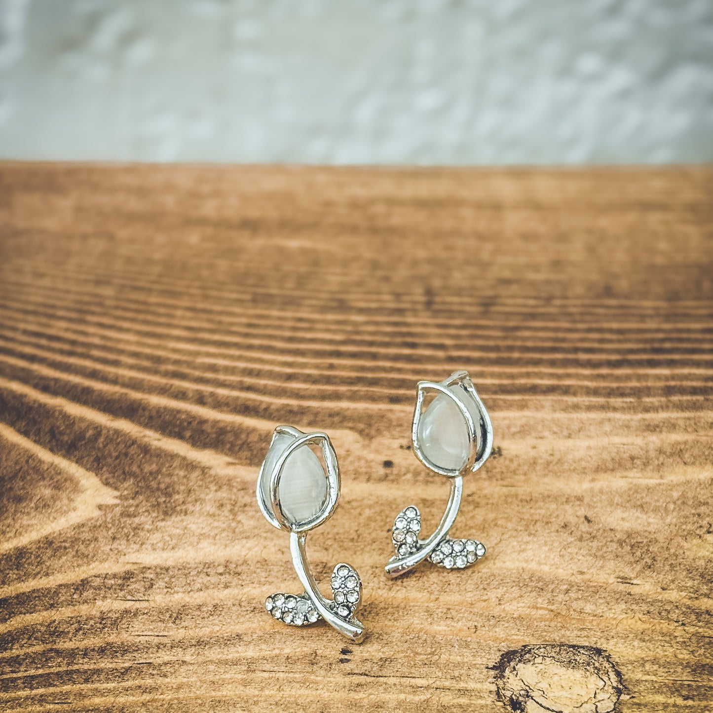 Beautiful Dainty Tulip Flower Earrings