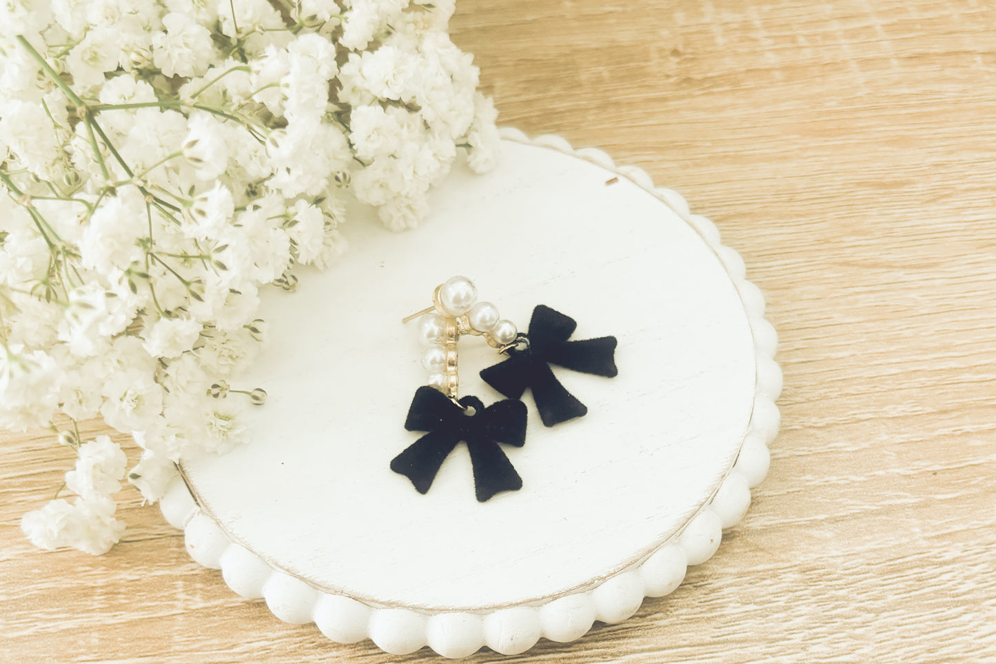 Beautiful Black Bow and Pearl Earrings