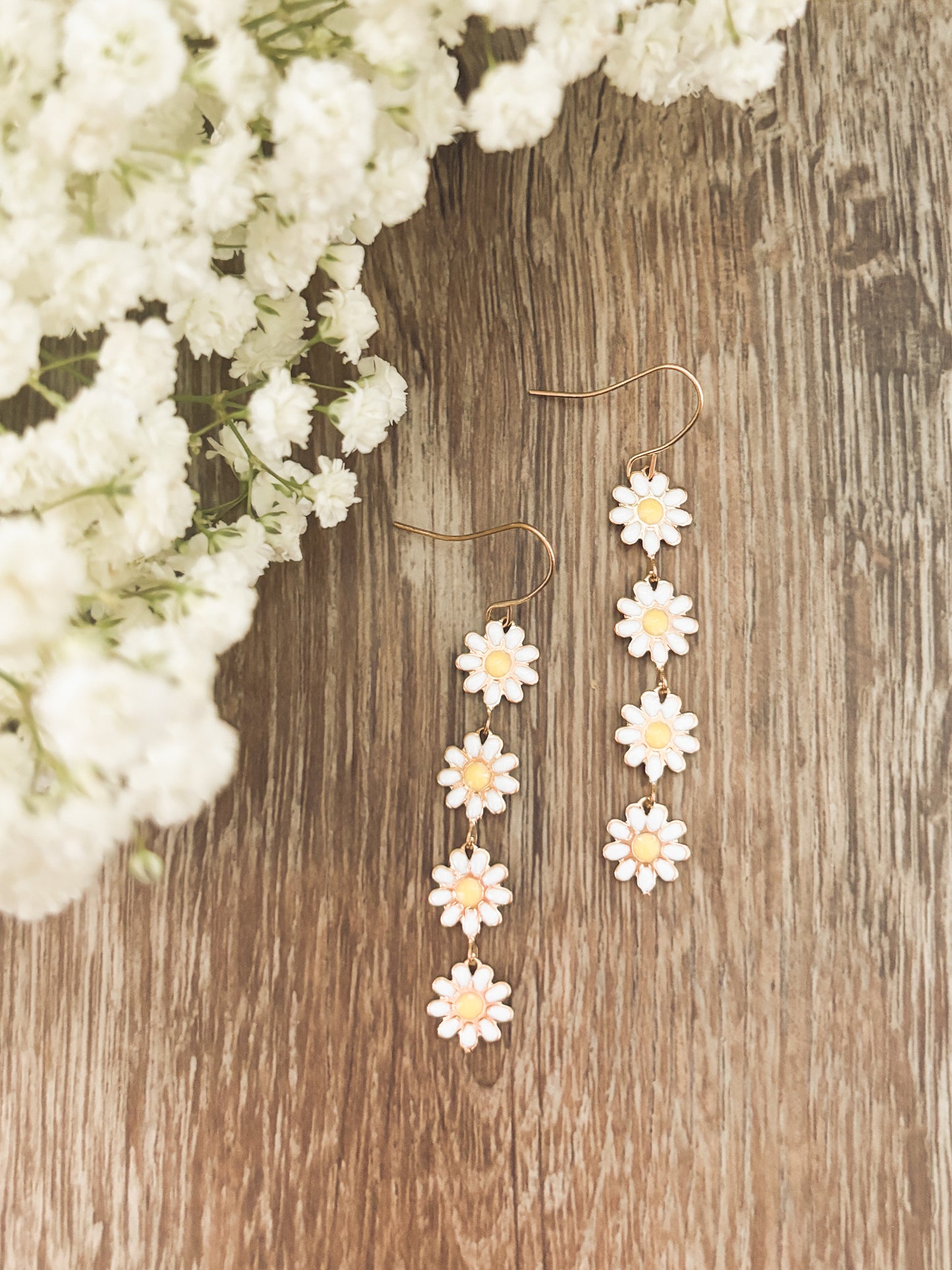 Beautiful Gold Daisy Earrings