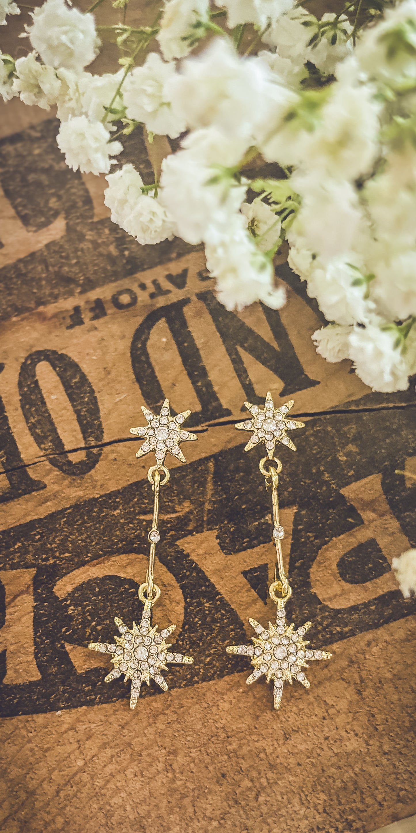 Beautiful Celestial Star Earrings - Gold or Silver