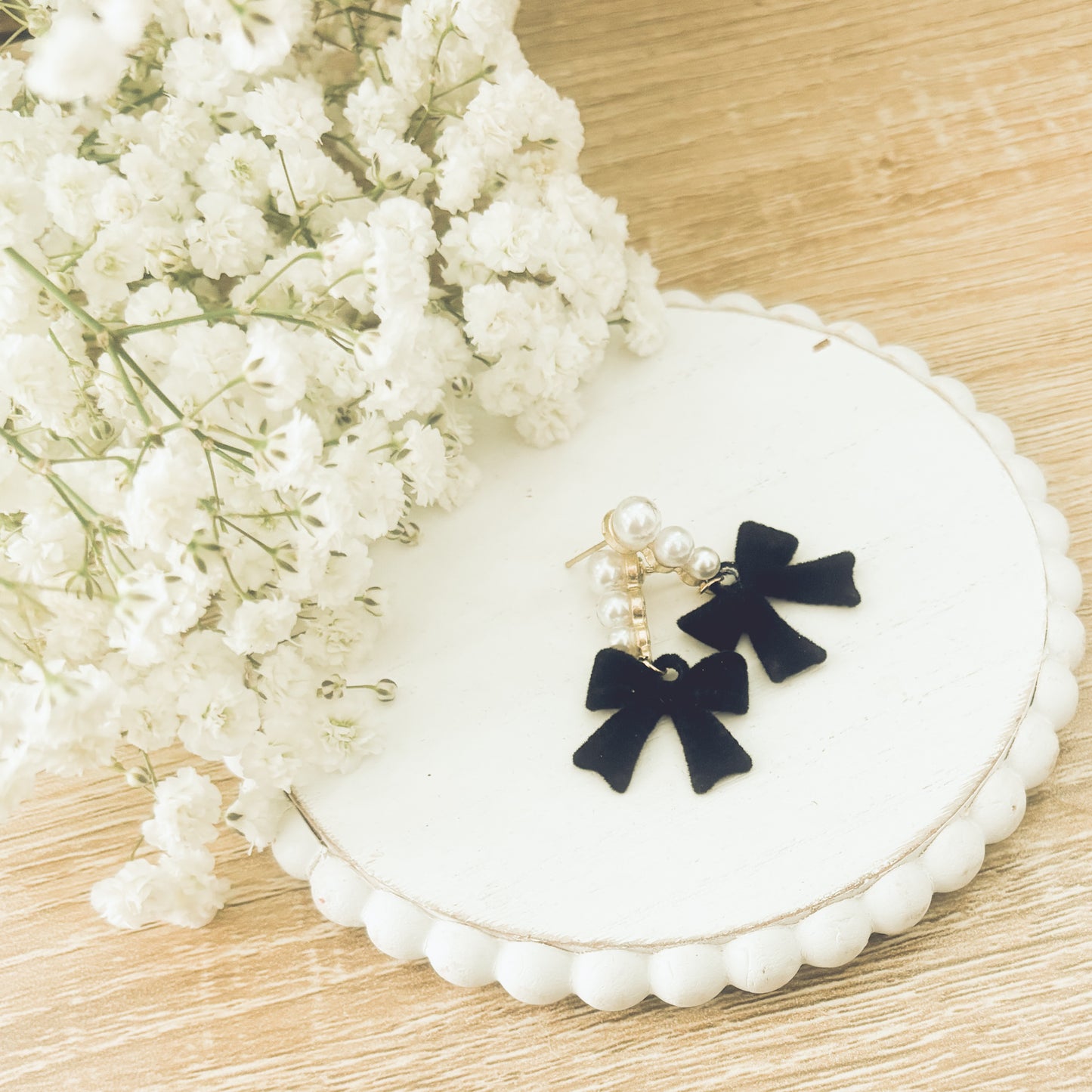 Beautiful Black Bow and Pearl Earrings