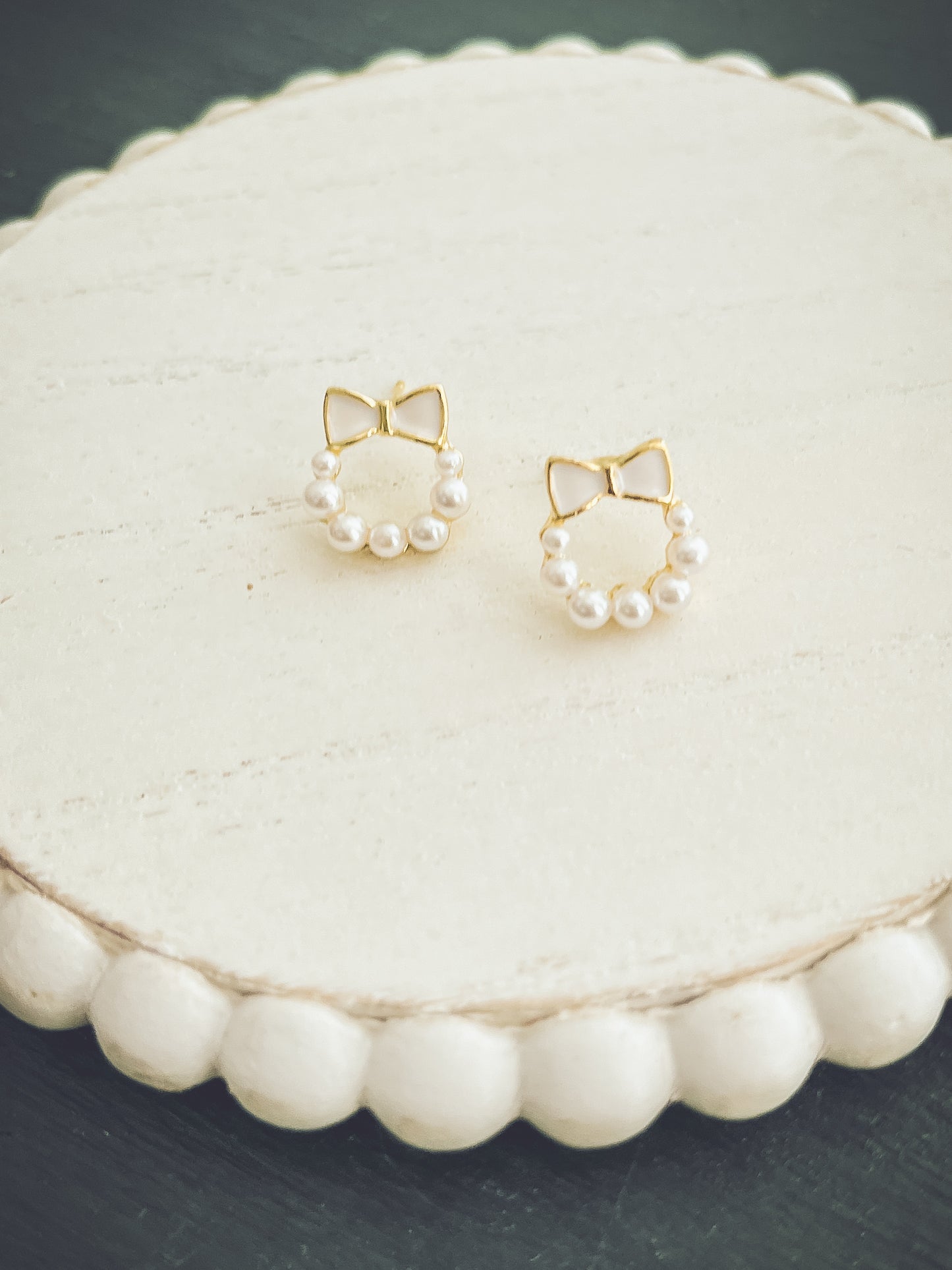 Beautiful Pearl Bow Wreath Earrings