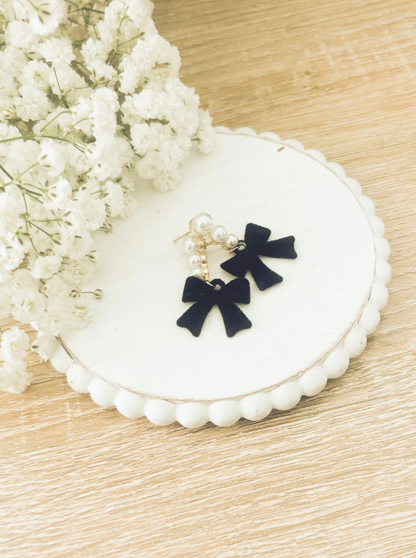 Beautiful Black Bow and Pearl Earrings