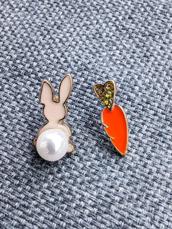 Adorable Bunny and Carrot Earrings