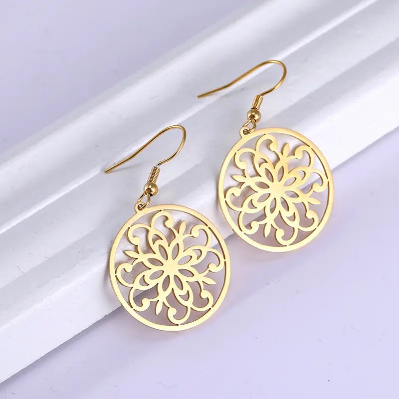 Beautiful Gold or Silver Floral Design Earrings