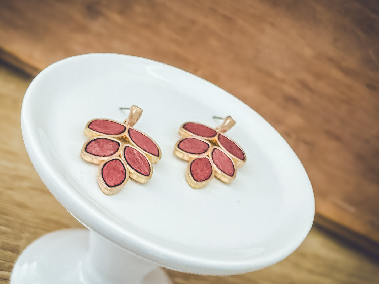 Beautiful Vintage Floral Earrings