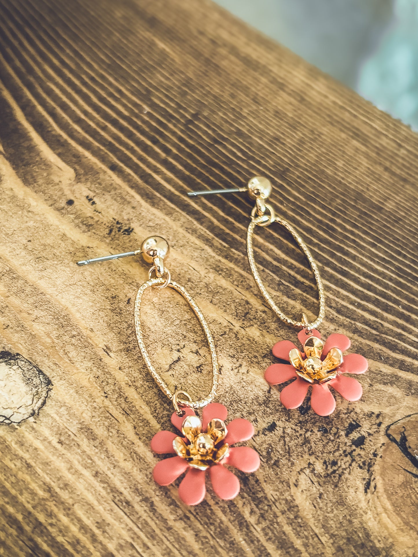 Beautiful Gold Flower Drop Earrings