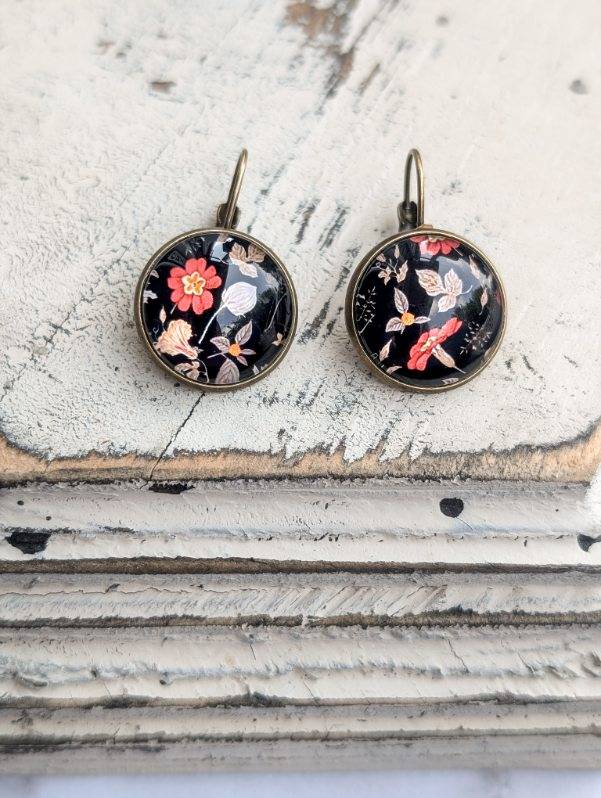 Beautiful Vintage Floral Earrings