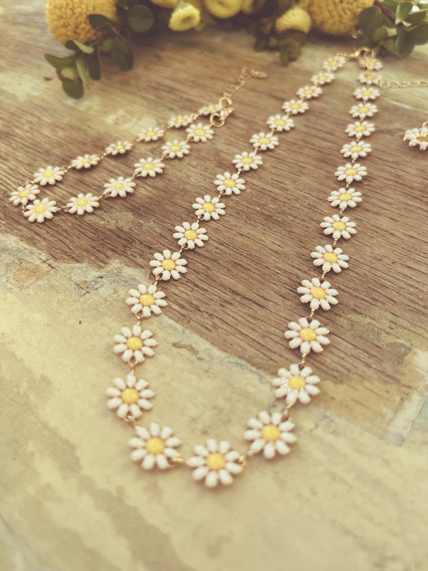 Beautiful Daisy Bracelet, Earrings and Necklace Set