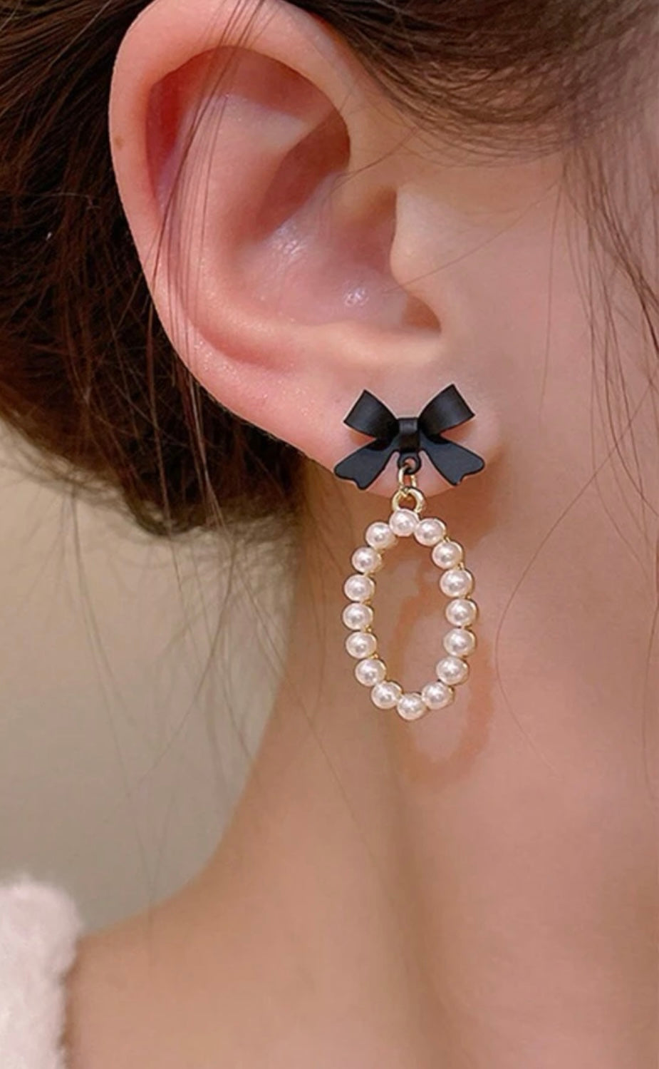 Beautiful Black Bow and Pearl Earrings