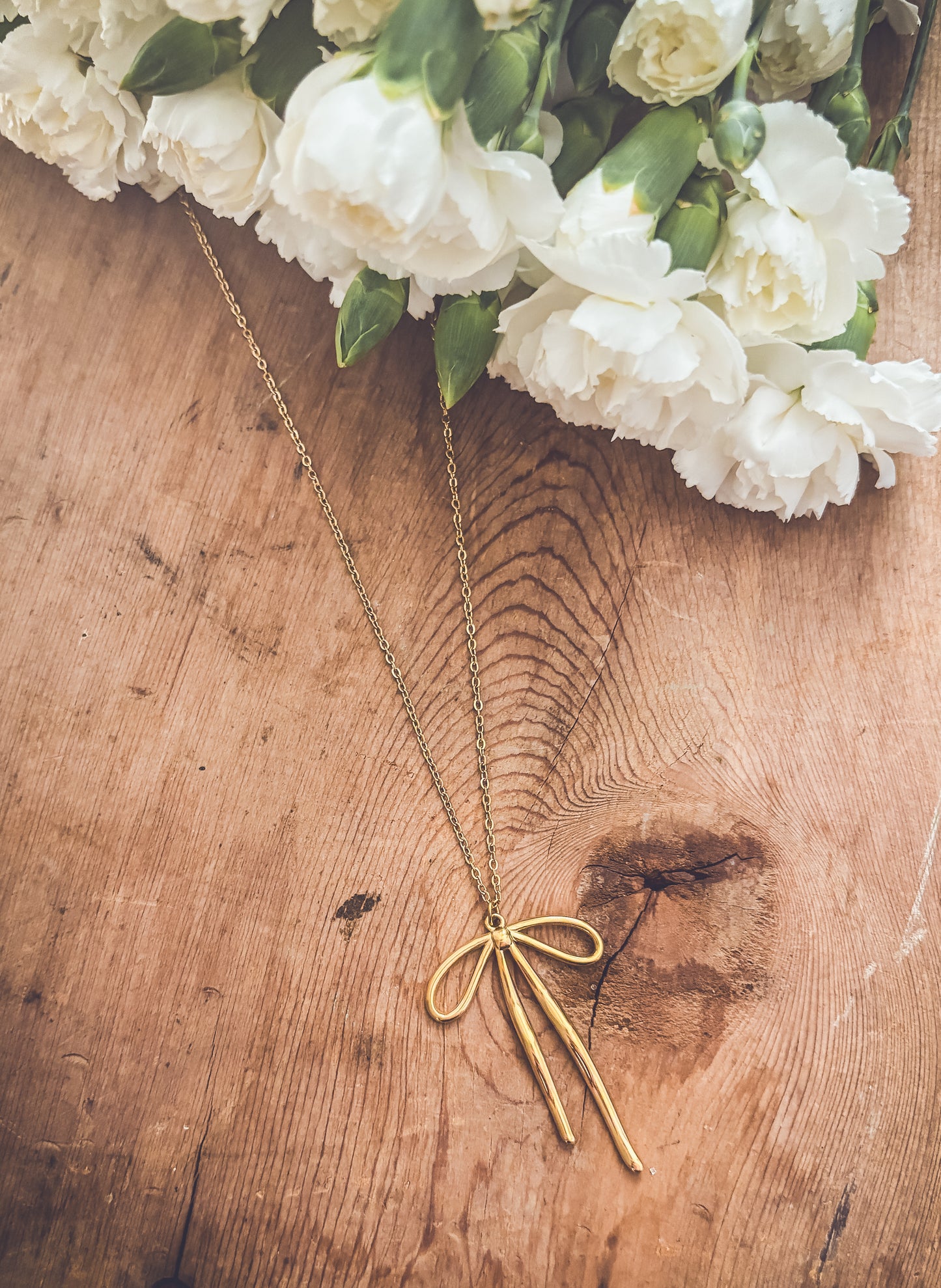 Beautiful Gold Bow Necklace