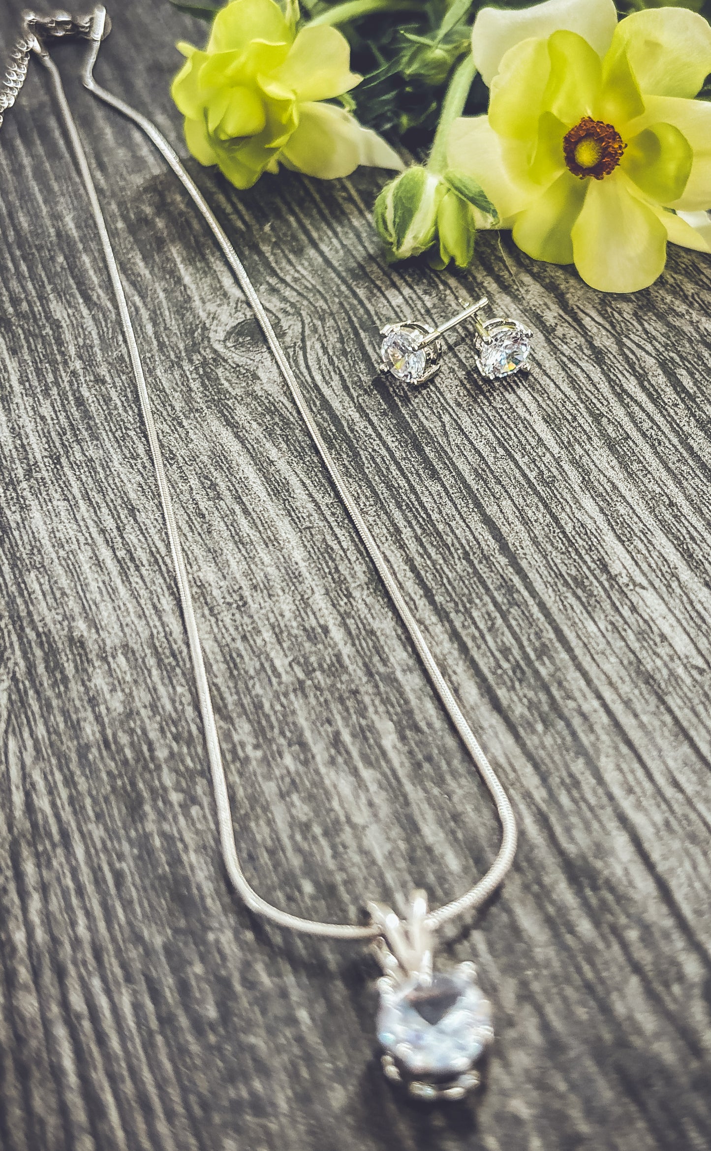 Beautiful Silver Rhinestone Necklace and Earring Set