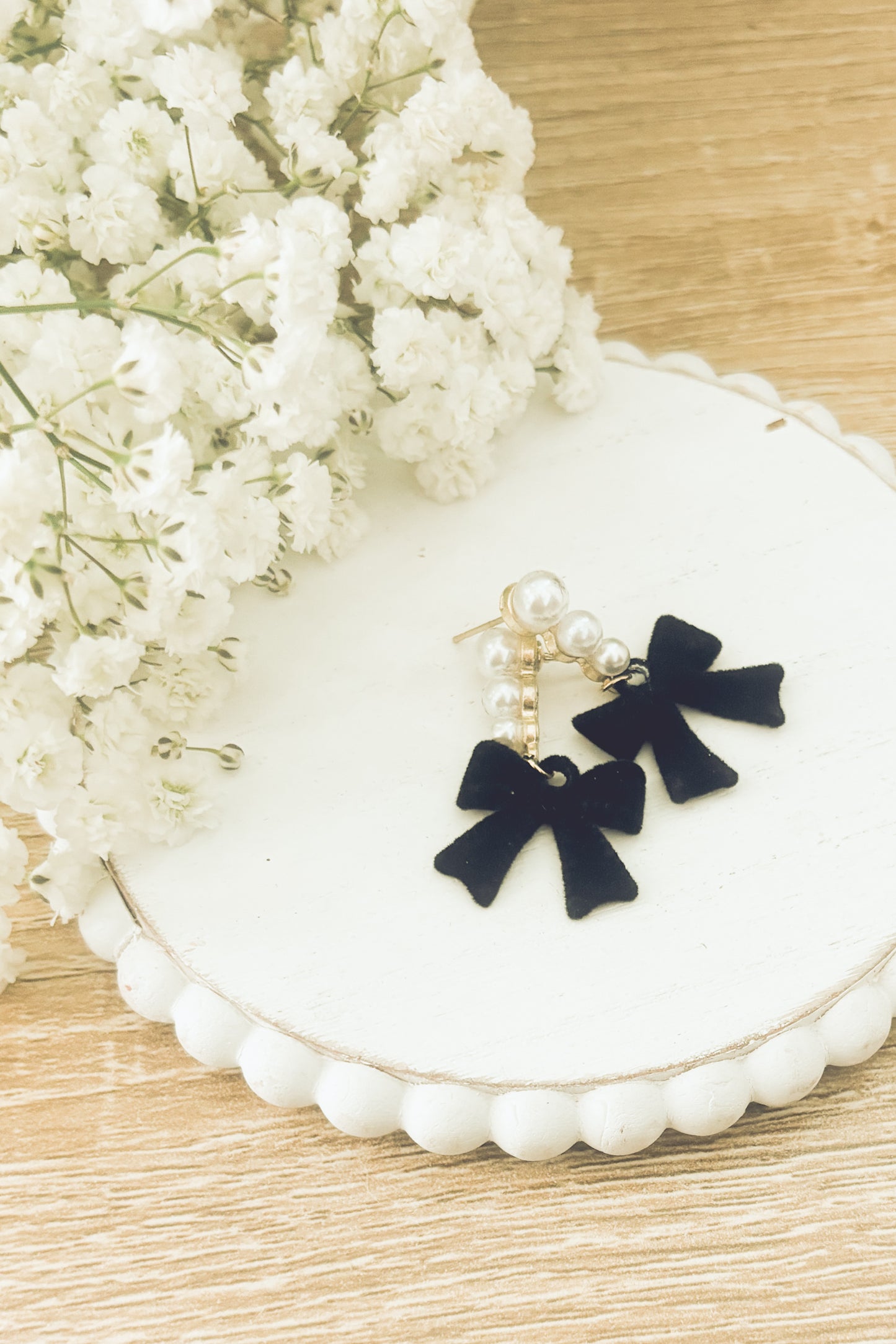 Beautiful Black Bow and Pearl Earrings