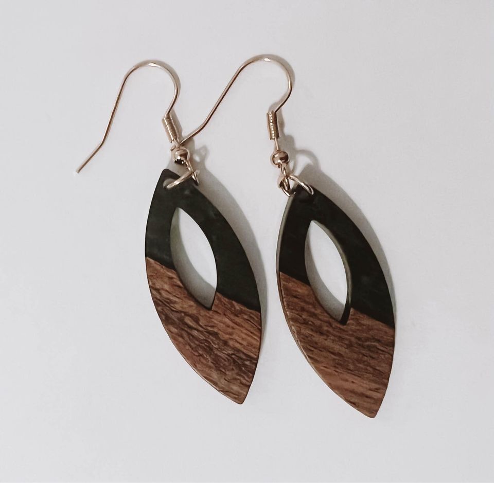 Beautiful Oval Wood and Black Earrings